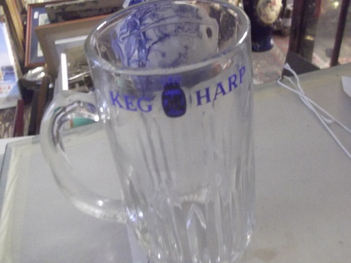 a vintage keg harp glass