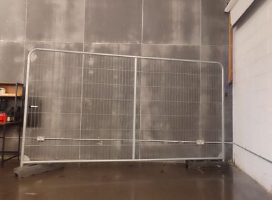 6.5 Foot fence & Stands