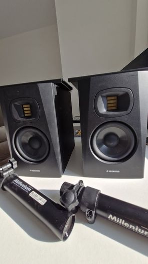 ADAM Audio T5V Desktop Stand Bundle