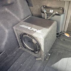 Alpine SWE-815 active subwoofer 8 inch 100W RMS  2 months old.