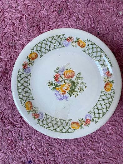 cake plates - vintage ceramic