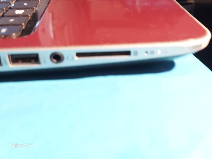 HP Pavillion, Red, 4GB Ram, 700GB HDD, Windows 8 Pro, AMD A4-5000 APU with Radeon HD Graphis 1.5GHz, Chrome and VLC for best movie ecperience