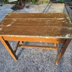 Vernacular table