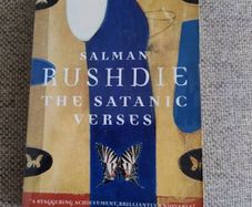 The Satanic Verses by Salman Rushdie 1998 edition in good condition with some signs of wear see photos FREE STANDARD POSTAGE INCLUDED