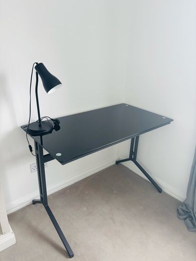 Black desk (perfect condition)