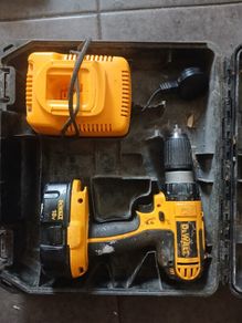 Dewalt screw gun.Old model but still work