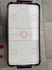 Mini air hockey