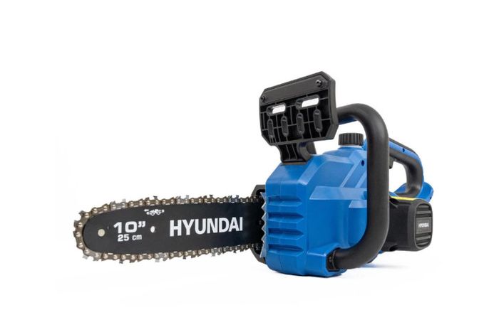 Hyundai 10'' 25cm Cordless Chainsaw 20V Li-Ion 4Ah Battery and Charger