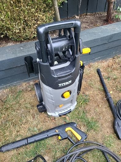 power washer (small hole in the hose)