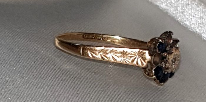 Vintage 9ct Gold Sapphire & Diamond Ring 1.50g (Scrap or Repair)