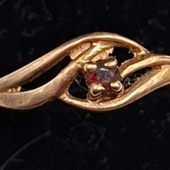 9ct yellow gold ring
