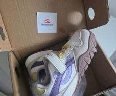 Kisds hoboibear barefoor runners