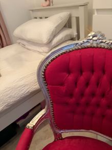 Antique style pink princess chair