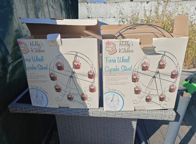 cupcake stands
