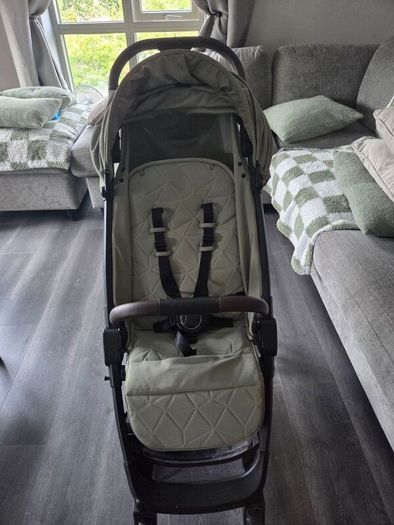 silver cross clic with footmuff