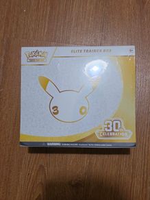 Pokemon TCG: 30th Celebration ETB
