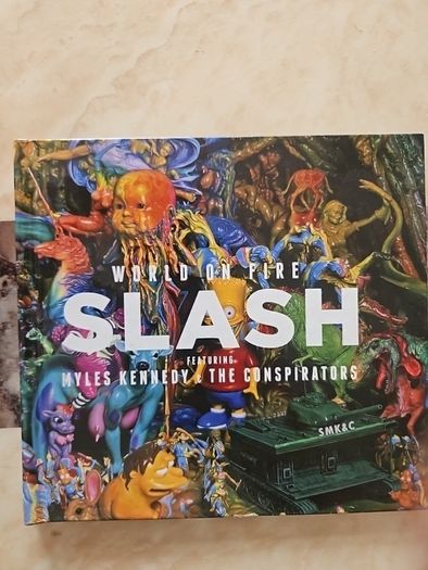 Slash CD - World On Fire (Limited Edition)