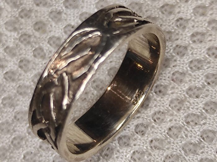 Sterling silver band ring