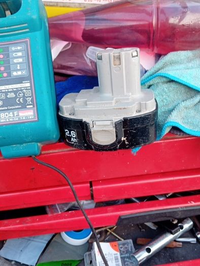makita charger plus battery
