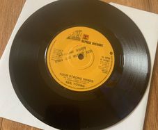 NEIL YOUNG - Four Strong Winds b/w Motorcycle Mama 7" Vinyl