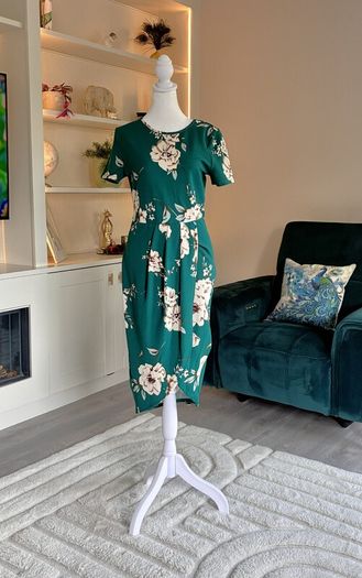 Brand-New Green Floral Dress with Short Sleeves Size Medium UK 10 / EU 38