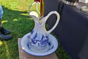 Blue washing bassin set postage possible