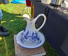 Blue washing bassin set postage possible
