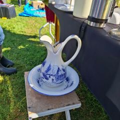 Blue washing bassin set postage possible