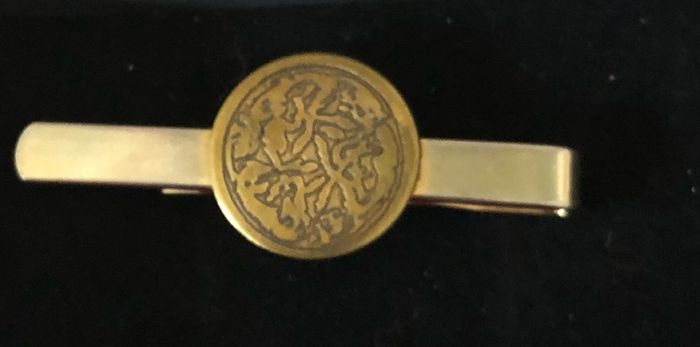 tie pin