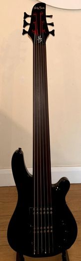 Harley Benton B-650FL BK Progressive Series (6-String Fretless Bass) - Pristine Condition