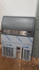 Ice machine for Restaurant/Bar