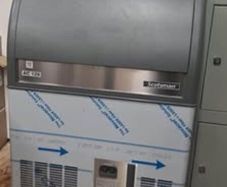 Ice machine for Restaurant/Bar