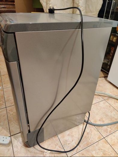 Hotpoint Ultima Super Silent Dishwasher