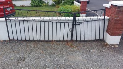 Gate