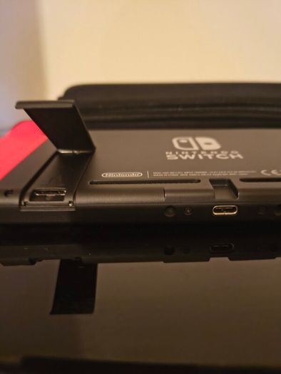 Nintendo Switch V2 - Excellent Condition + 2 Games + Case