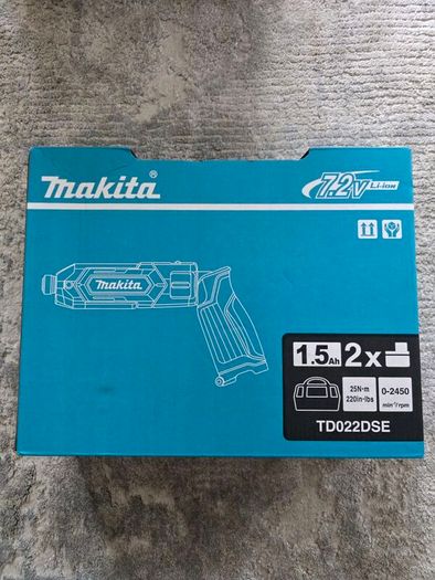 Makita TD022DSE 7.2V cordless impact driver kit