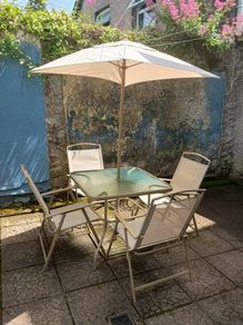 Table with parasol