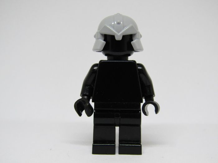LEGO Castle Knights Dwarf Miner Minifigure Helmet Prototype Flat Gray Unreleased Colour Very Rare And Hard To Find Set 61848