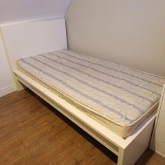 Single bed frame and mattress