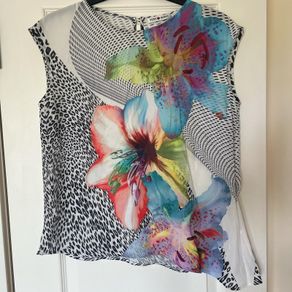 Italian top Uk size 12