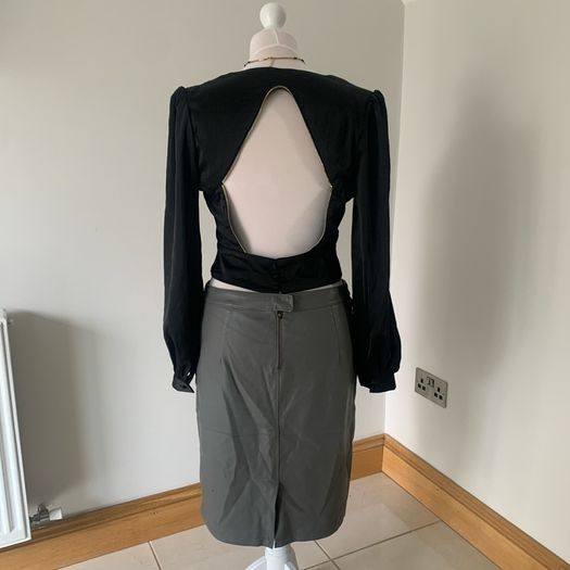 Grey skirt. Size L