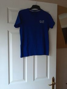 Armani t shirt never worn