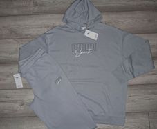 x2 Bundle - Brand New PUMA Elvated Graphic Hoodie - RRP - 70.00 & Brand New PUMA Elvated Graphic Bottoms - RRP - 65.00 - 135.00 - Colour - Gray Fog