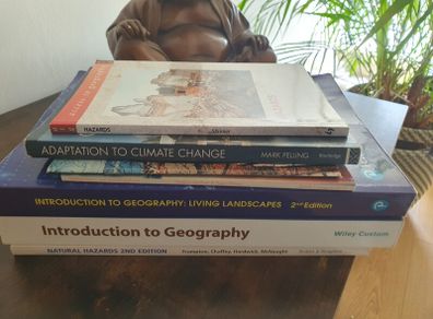 College/Uni Books: Physical Geography