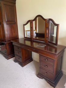 9 Drawer Mahogany Dressing Table Set