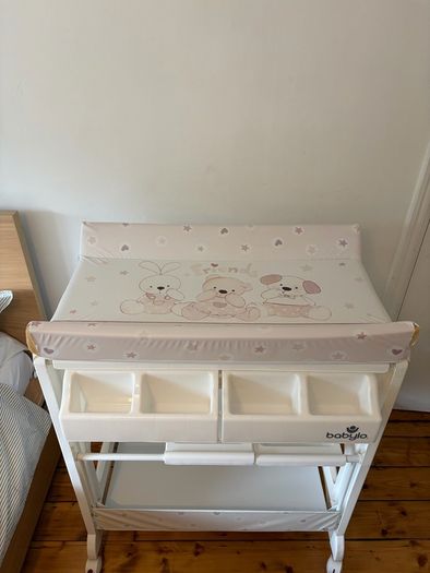 Babylo bath and baby changing table