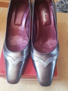 Wide fitting size 7