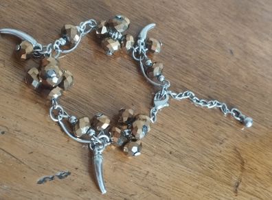 Beautiful bracelet.