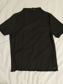 Black neck tshirt women