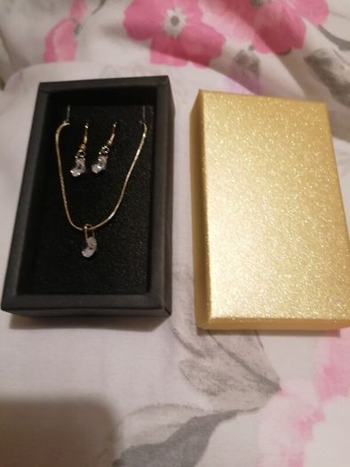 necklace and earrings set